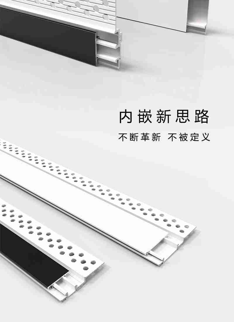 □记者 王浩奇 通讯员 吕卫锋 报道 不久前举行的山东省机器人大会上,观众和机器人互动。